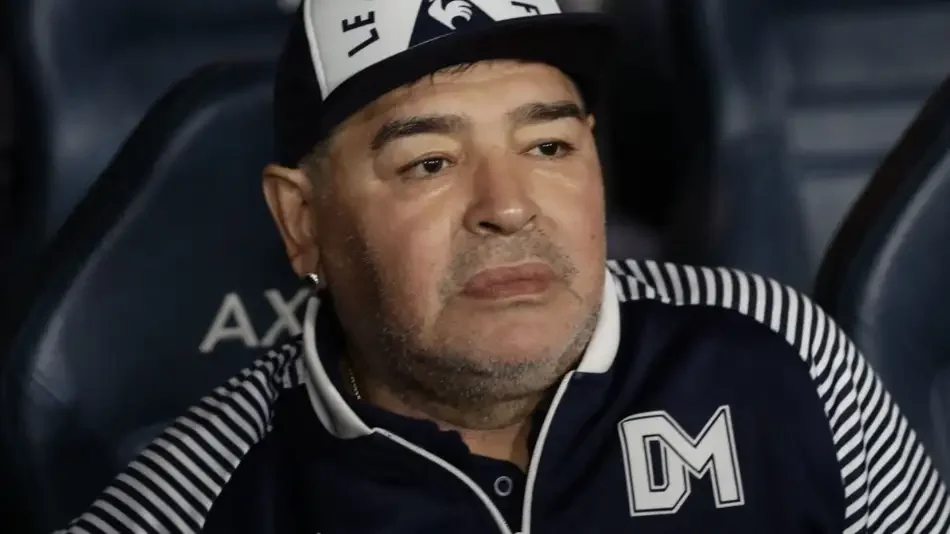 diego-maradona-apertura
