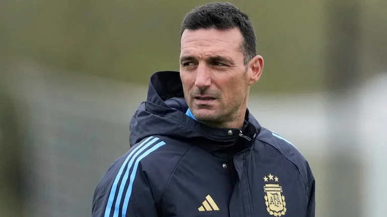 lionel-scaloni-sumo-a-6-futbolistas-para-la-gira-de-amistosos-de-la-seleccion-argentina-antes-del-mundial-foto-ap-MRUOH3F2JFERRG5PGRRQJWPANY
